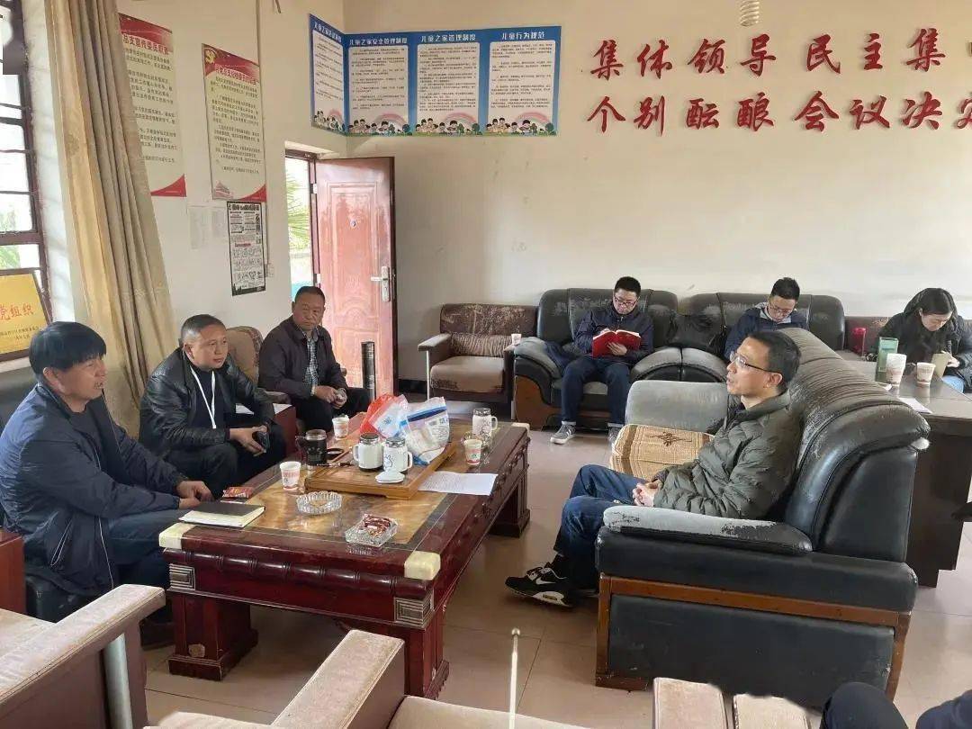 11月30日,区委常委,区政府常务副区长吕丰带领区换届第六指导组一行到