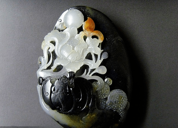 和田玉青花易出羊脂玉巧雕的青花和田玉也最美