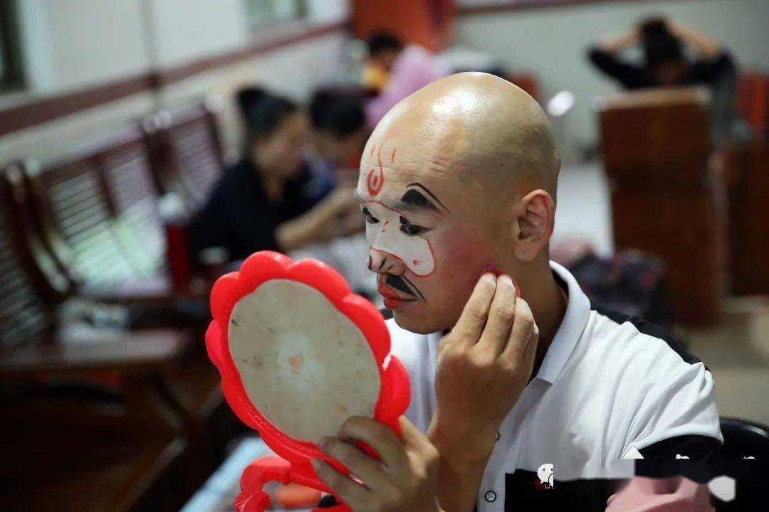 泉港芗剧演员在我院适配假肢半年后重回舞台