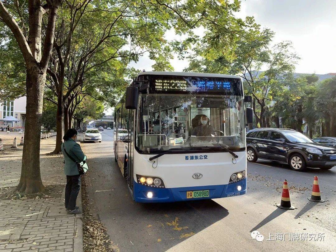 大桥五线sxc6110ghev型,陈寒松摄