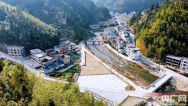 江西遂川:美丽河下换新颜