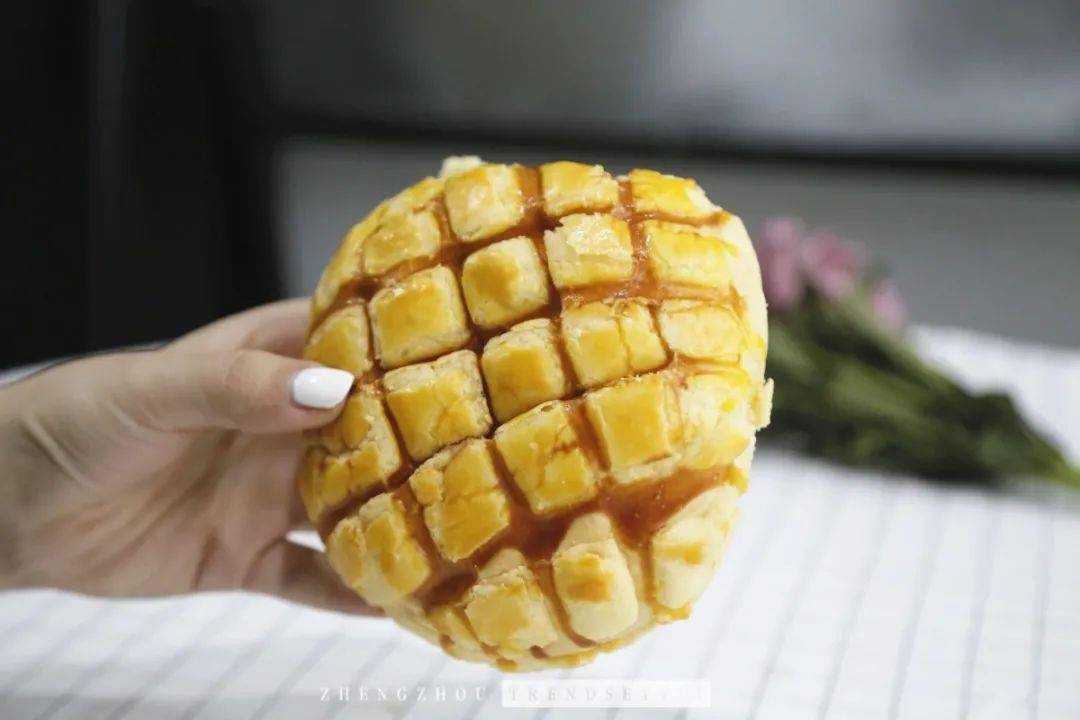 面包测评 | 一口气吃8款早餐面包,上班党面包图鉴,有你喜欢吃的吗