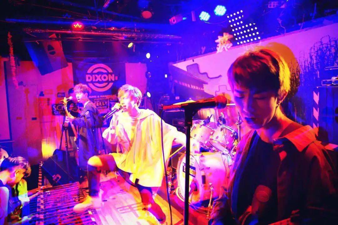 乐队经历2016年"邪恶的正直"公益演出「回归音乐最初状态」不插电音乐