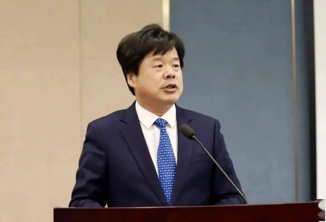 邬小撑在致辞中表示,浙大与湖州有着深厚渊源,将在浙大与湖州联合共建