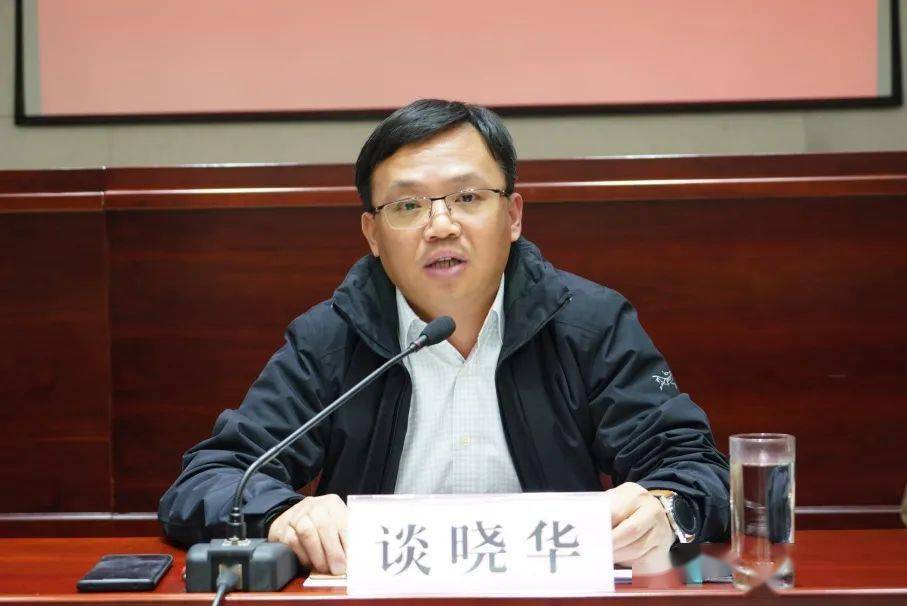 镇党委书记谈晓华指出:"千村美居"专项行动是谋划建设美丽古里的一项