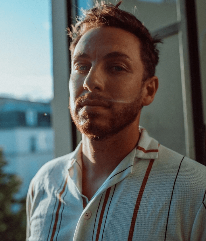 "甜野男孩"丁真爆红网络!