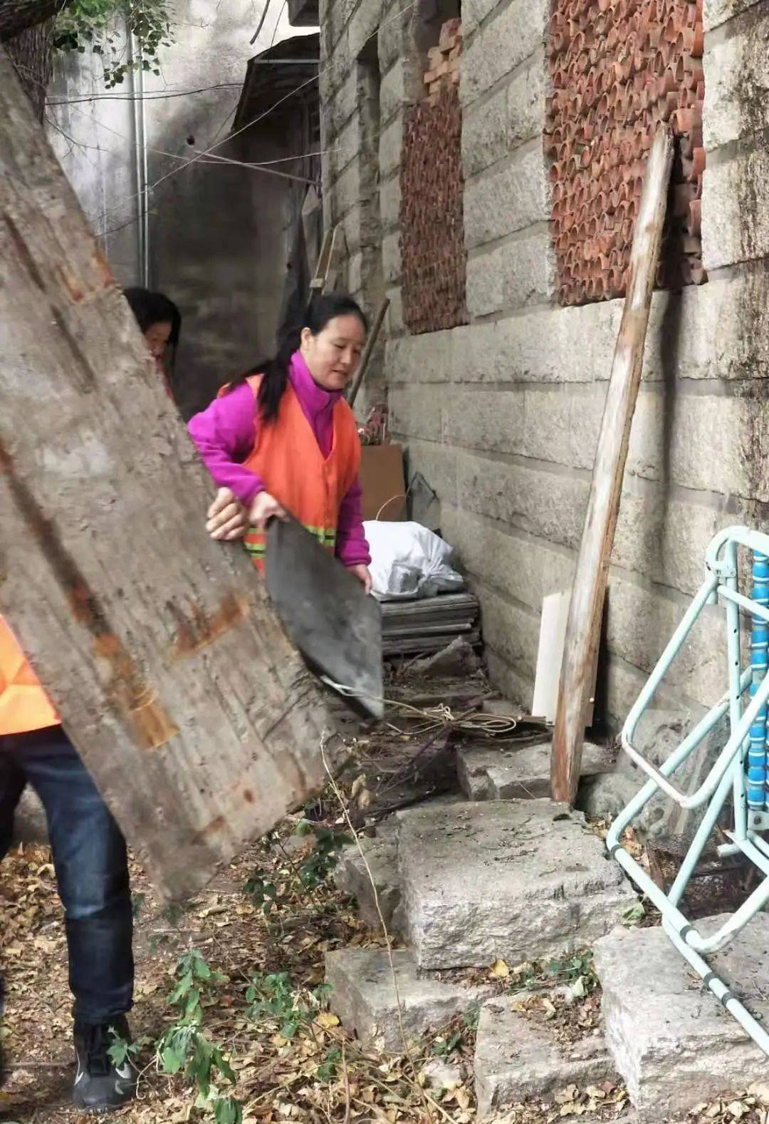 【文明创建】清理辖区卫生死角——高霞社区在行动