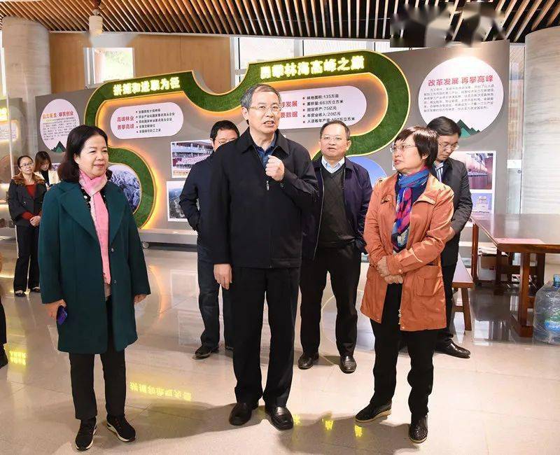 杜纪山提高林业产业科技含量