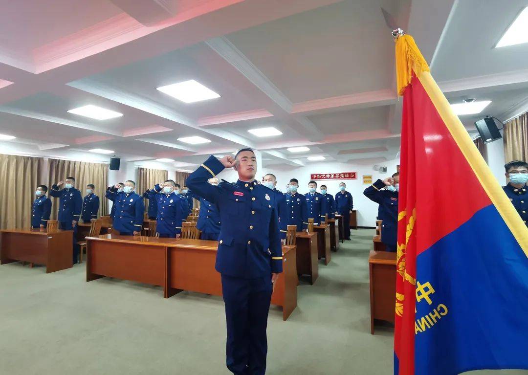 奉贤区消防救援支队隆重举行第二批新招录消防员授衔仪式