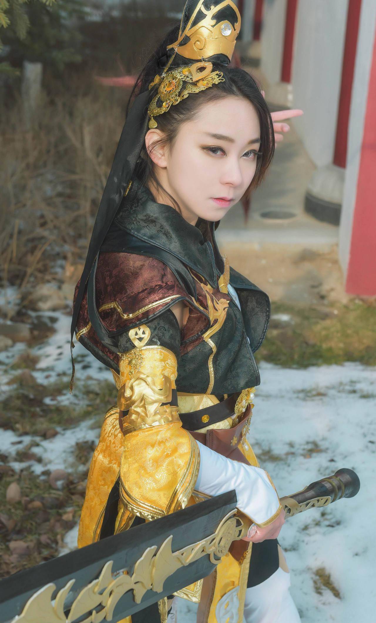 剑网三藏剑成女cosplay