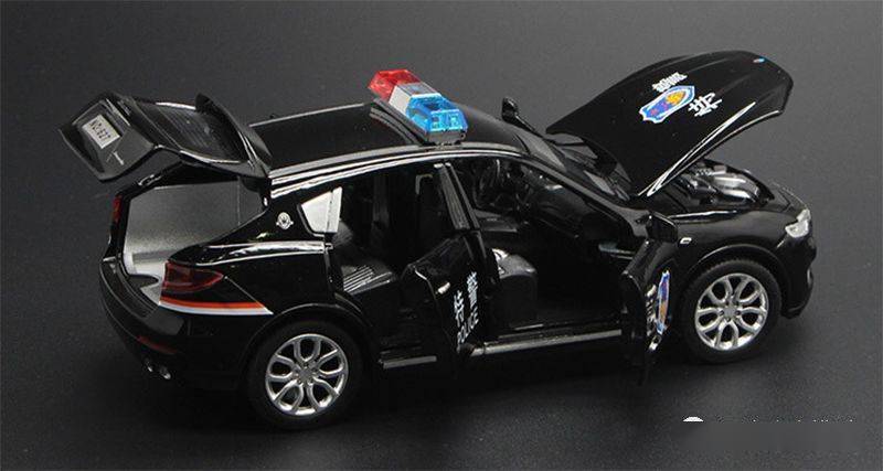 六开门玛莎拉蒂警车