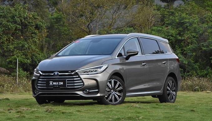 比亚迪宋maxdm最新信息尾灯升级一公里油费5分钱