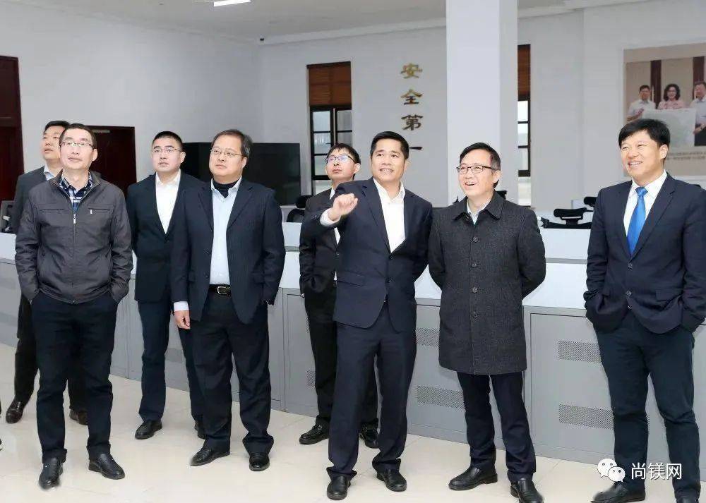 万丰集团与卧龙集团签署战略合作协议_手机搜狐网