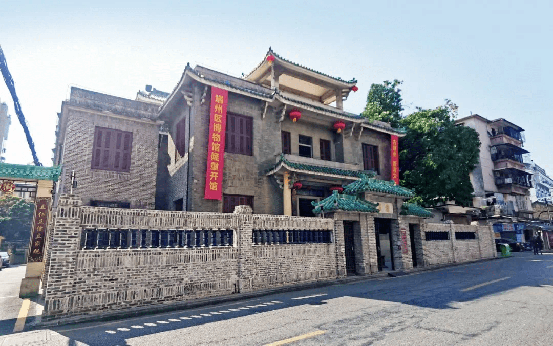 端州区博物馆位于肇庆市端州区正西路45号,由市级文物保护单位翕庐
