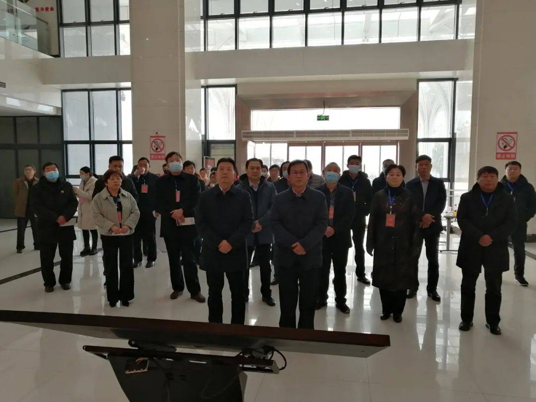 项城市人大常委会主任刘体峰,副主任张春志,副市长陈志参加视察.