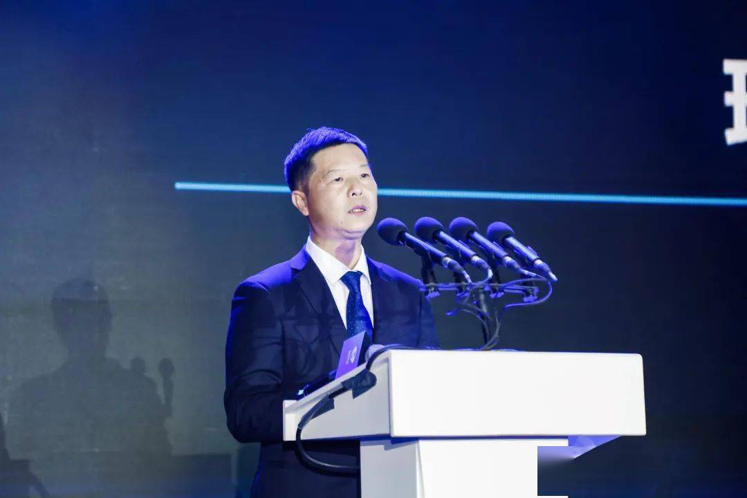 报告】会上,福田汽车集团副总经理王术海对2020年的发展历程做出总结