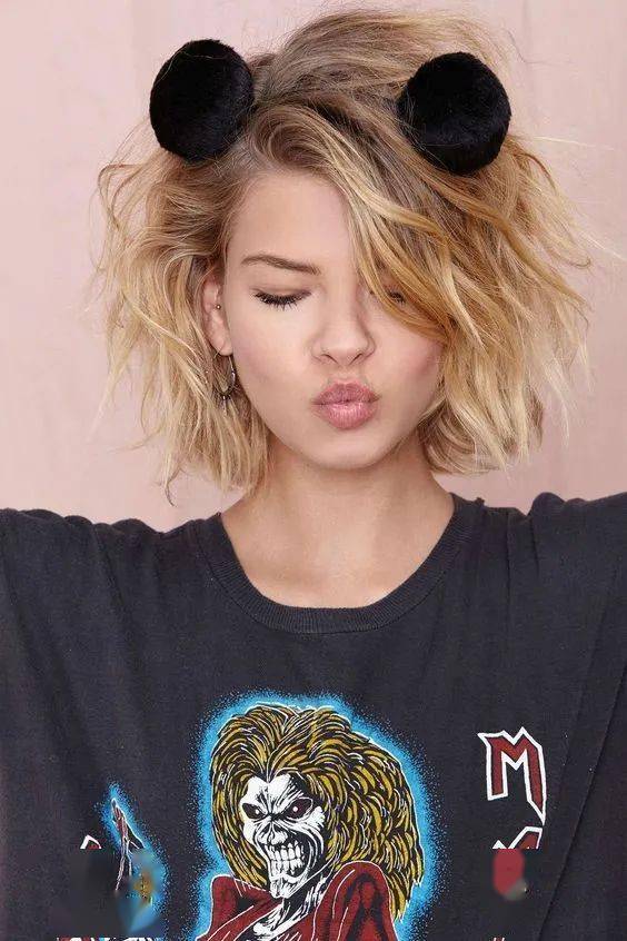 年会发型推荐年末将至打造年会女王发型