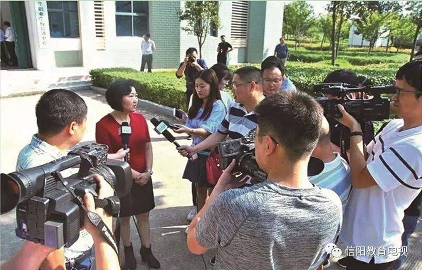 罗山县人民政府副县长江燕如接受中央省市媒体集中采访职业教育 据