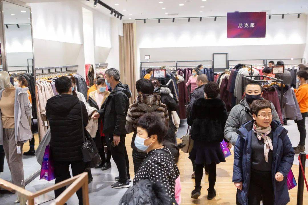 应大会员店不同于传统的服装销售模式,店铺通过会员制的模式,精准把握