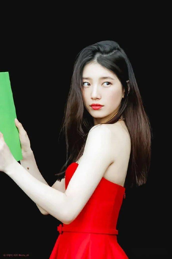 迪奥官方ins关注的两名人间迪奥韩国女艺人