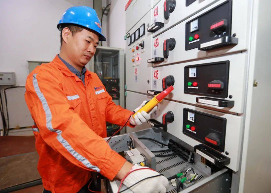 十佳最美养路工人|孙强:隧道电工模范组的"领头人"-搜狐大视野-搜狐新