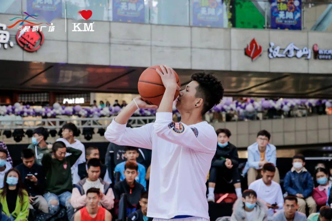 昆明广场六周年庆燃炸篮球盛典万人嗨翻明星对决谁与争锋