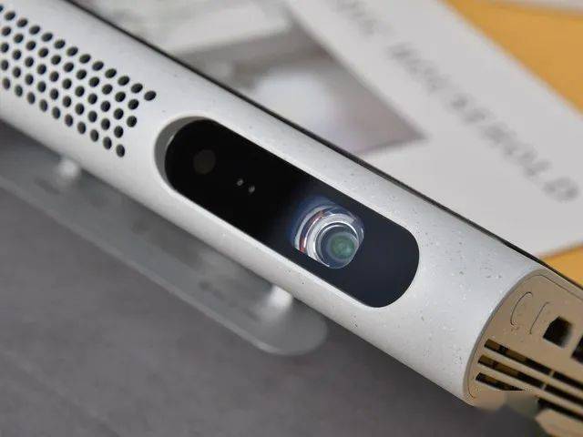 小身材也有大能量坚果m7便携投影机评测