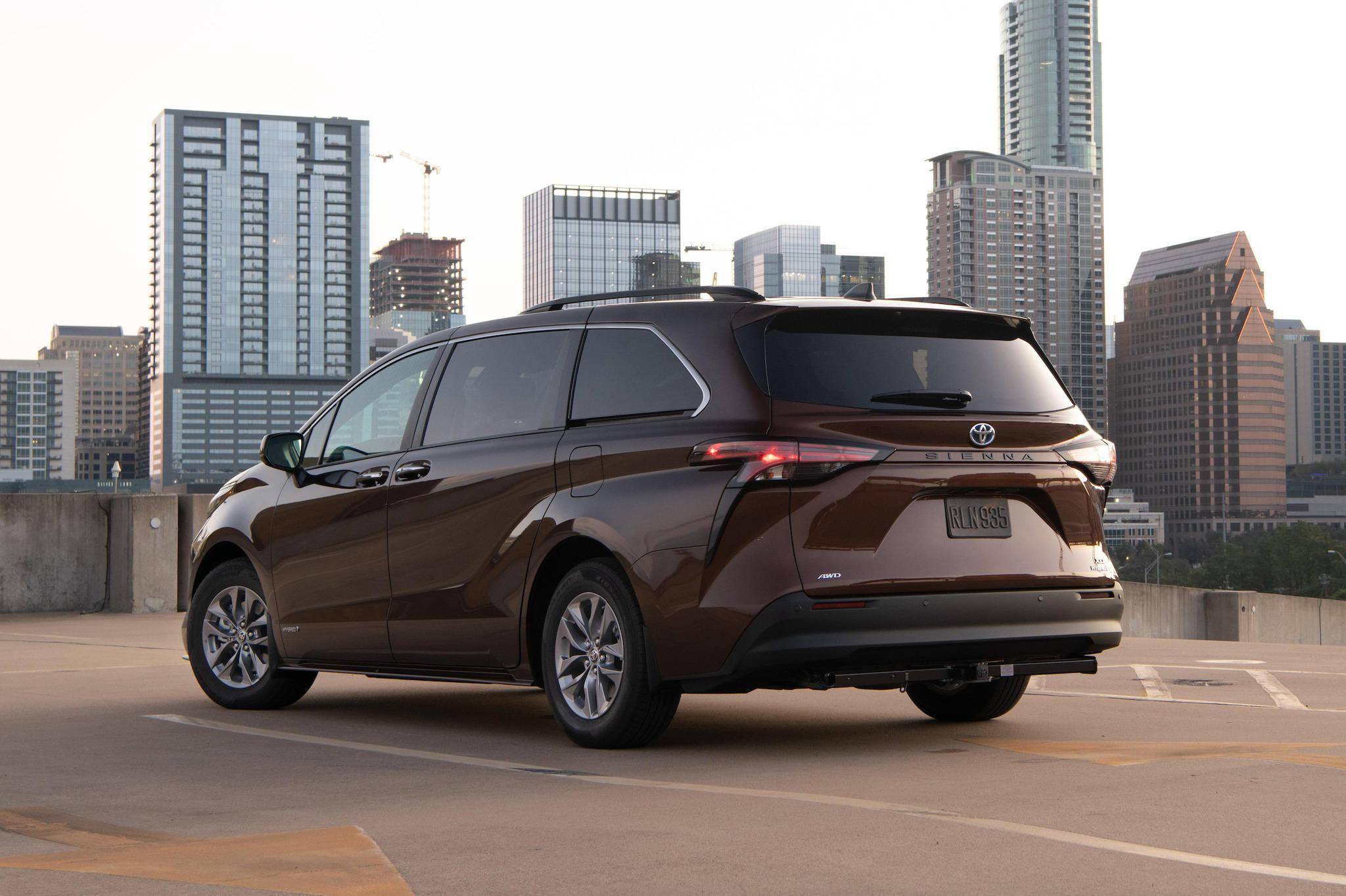 全新丰田sienna实车图曝光,预计2022年进行国产