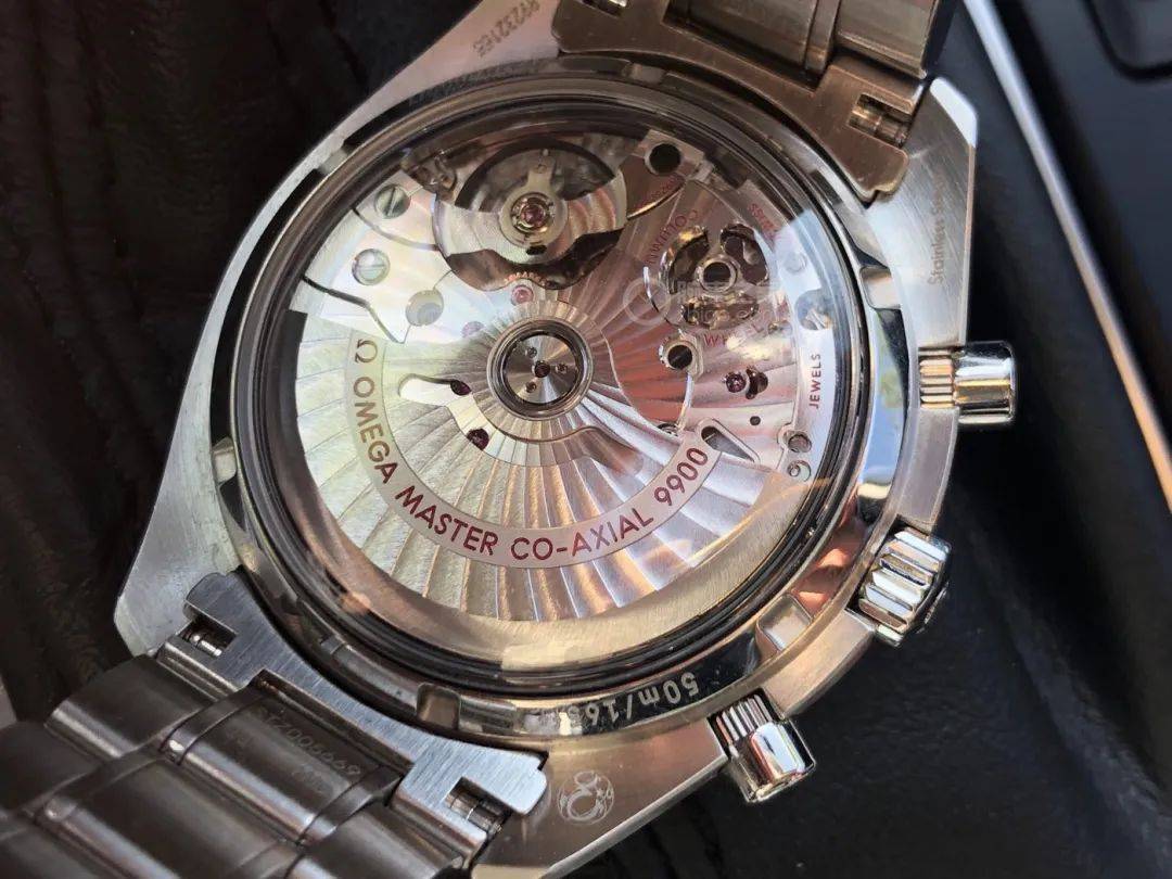 其实自己对表没什么研究,也不知道9900是个什么级别的机芯,就是觉得