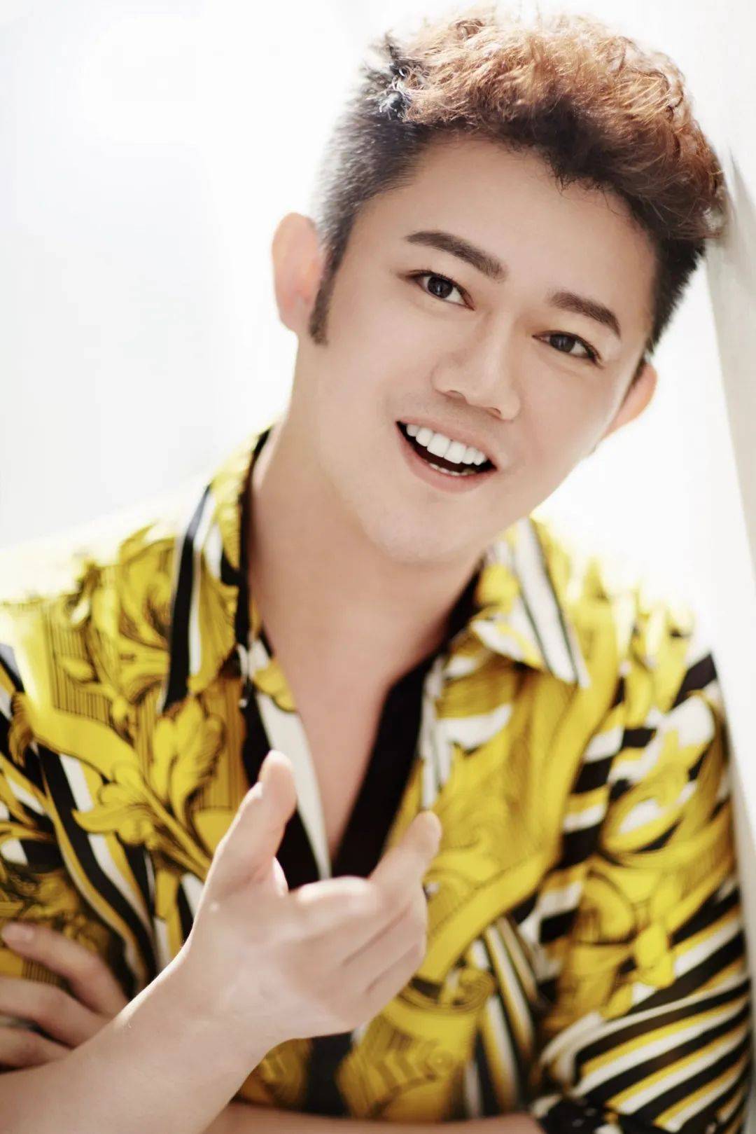 12月17日时尚教父李东田做客帮主直播间,聊时尚,抽大奖,等你来呦!