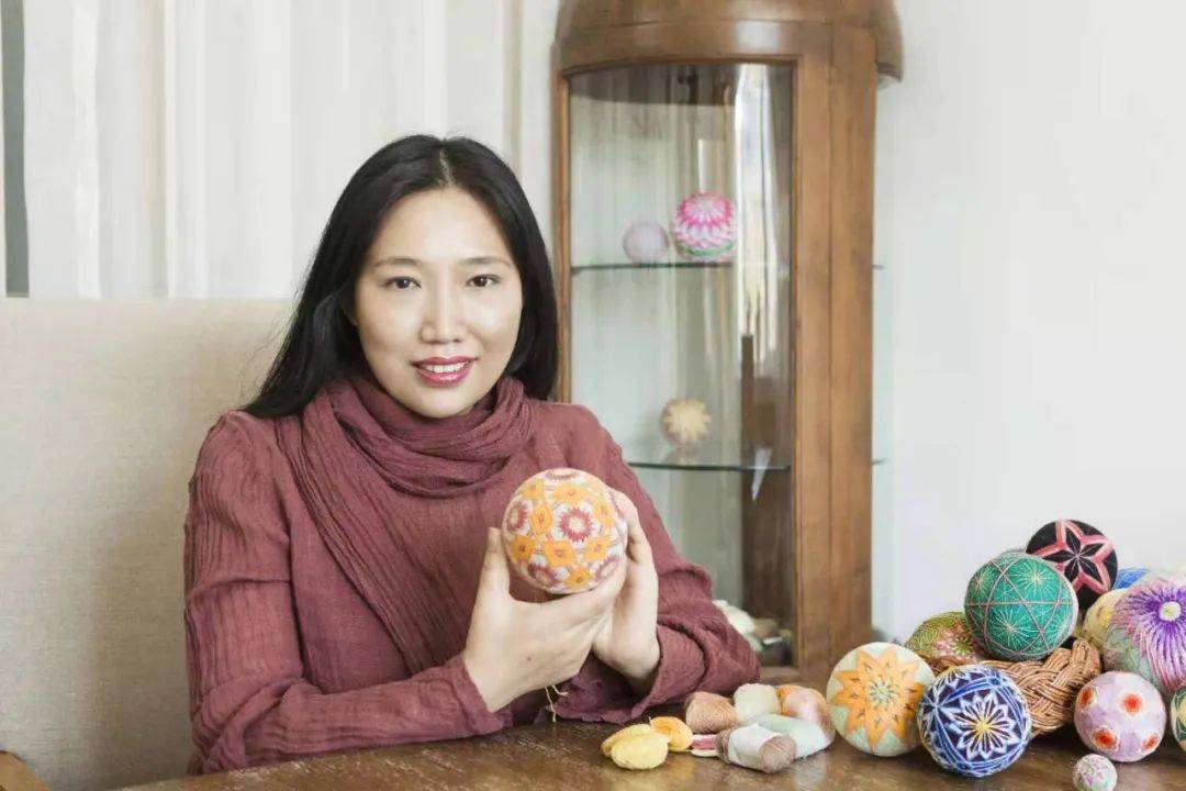 出来的杭州刺绣是怎样的浙江省级非遗杭州刺绣技艺传人刘雨涵针线杭州