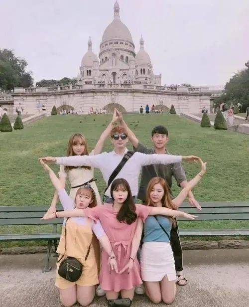 偶尔的一个六人小组六个人六倍快乐拍上一张有趣的照片将这份欢乐永存