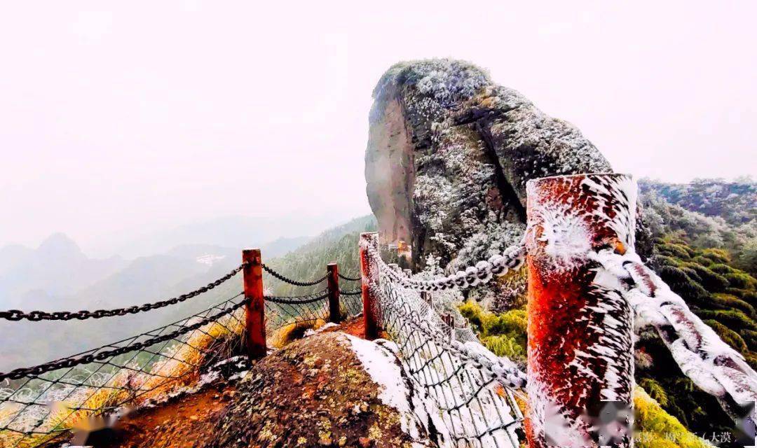 铜钹山雪景图片