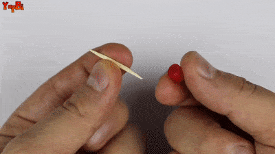 手指也能玩滑板?_牙签