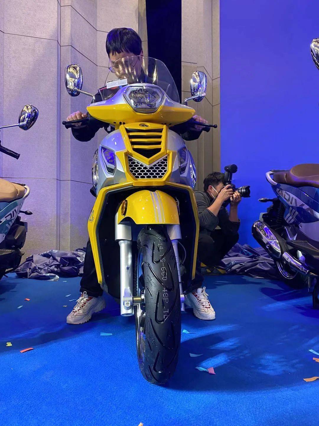 21800元adivafortune150踏板国内上市搭载abs和触控彩屏