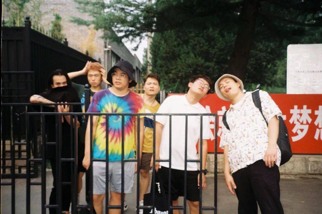 菠萝友推1218花墙乐队去新时代巡演西安站