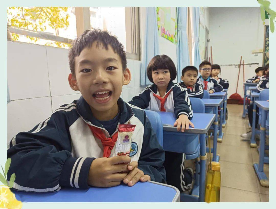 我们的祖国多么广大内蒙古草原文化知多少记李介甫小学三1中队家长进