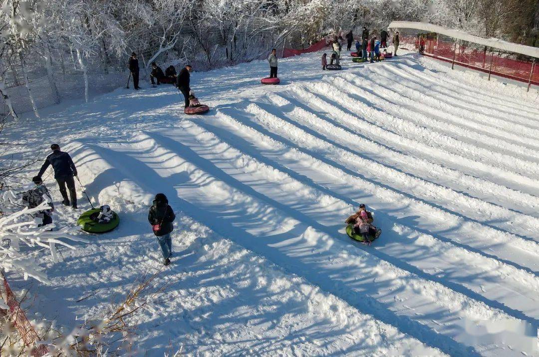 金峰小镇滑雪场电话图片