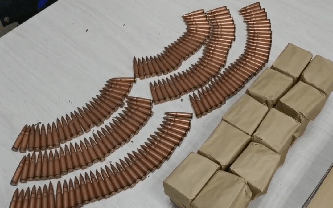 银川一男子提着一箱子弹走进派出所!_手机搜狐网