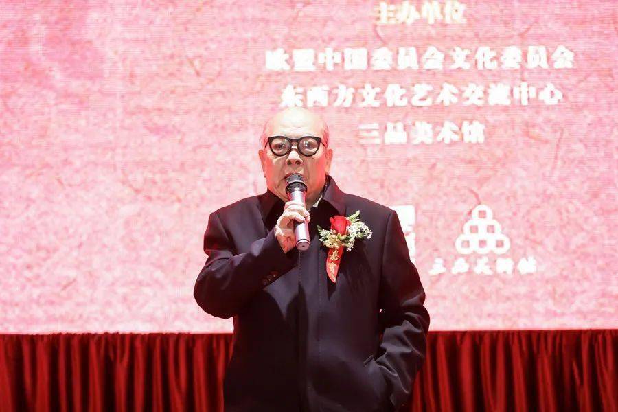 气贯斗牛高建伟牛年迎新画展开幕