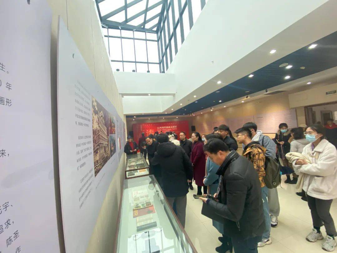 江西现代漆画文献展全省巡展赣州站在赣州美术馆开幕