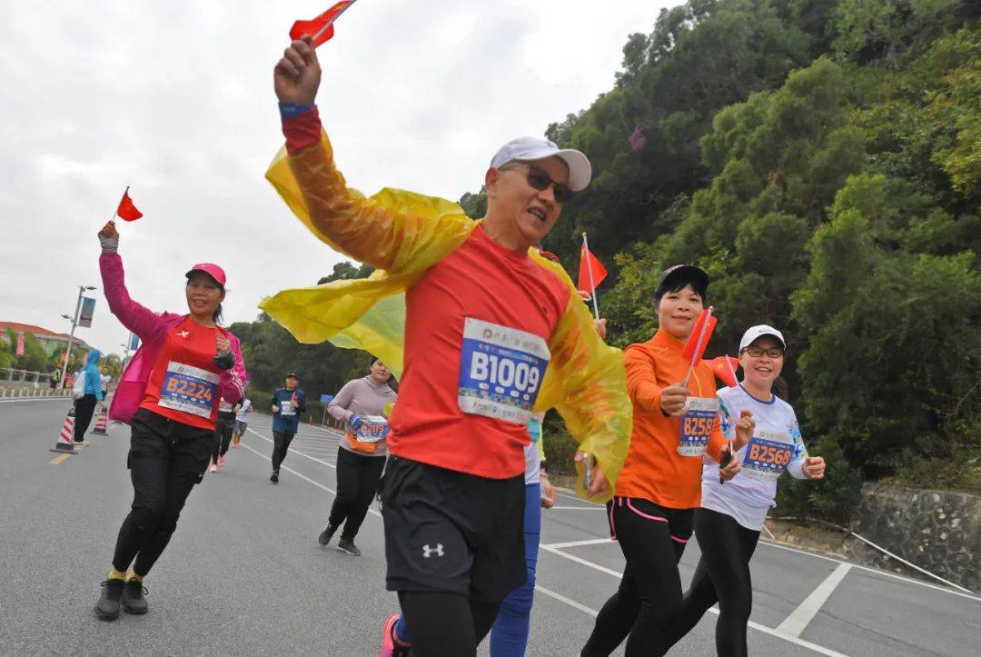 陽馬不畏溼冷聚焦濱海賽道超多高顏值選手有你認識的嗎