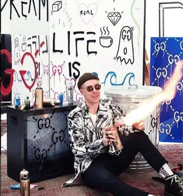 布鲁克林艺术家trevor "trouble" andrew布鲁克林艺术家trevor "