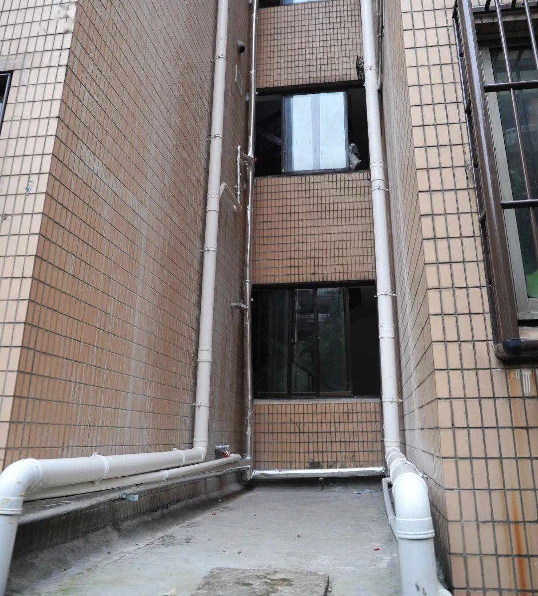 【和美家园】400吨土"倒"进小区,居民却连连点赞