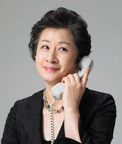 为什么六十岁女人都喜欢短发发质发量气质变了短发利落又减龄