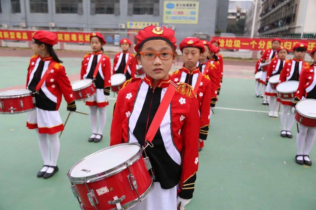 荷园奏乐上合小学鼓号队风采