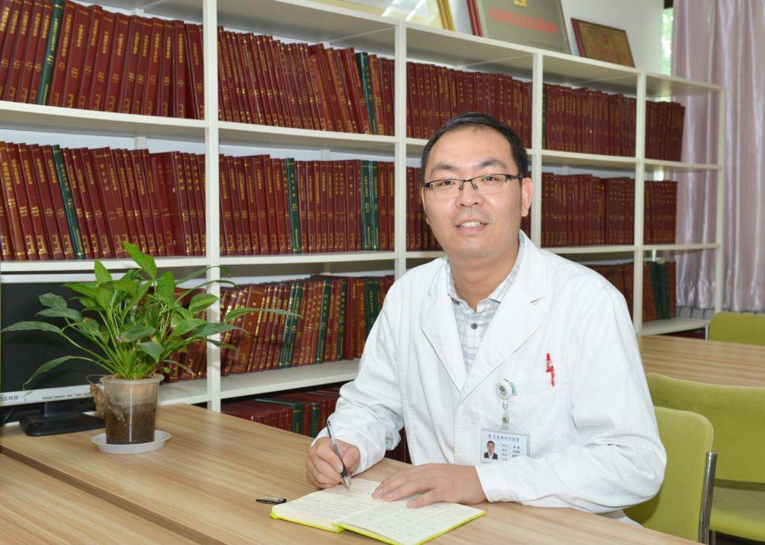 金锐 副主任药师