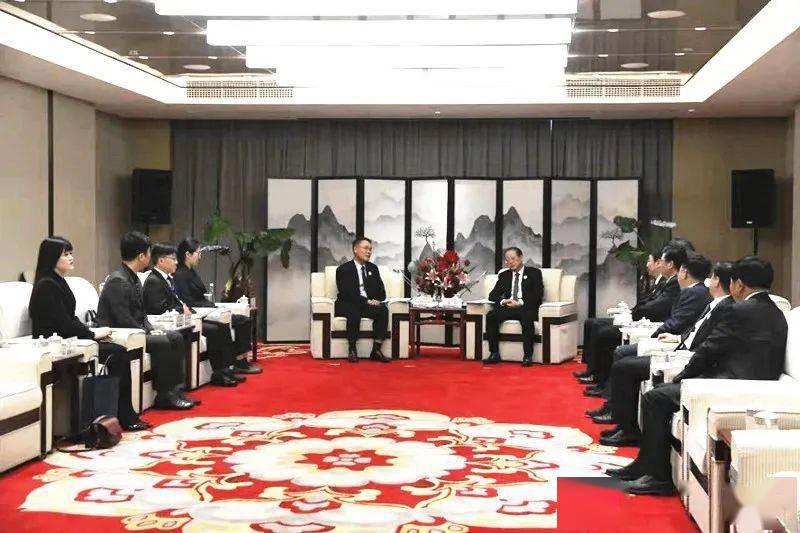 孙伟宋亮孙雪涛分别出席一带一路美丽乡村论坛会见活动