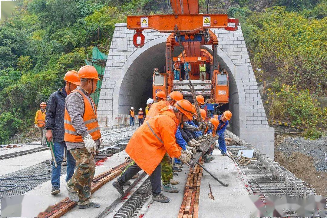 喜訊玉磨鐵路元江段即將鋪完墨江兄弟接下來看你們的