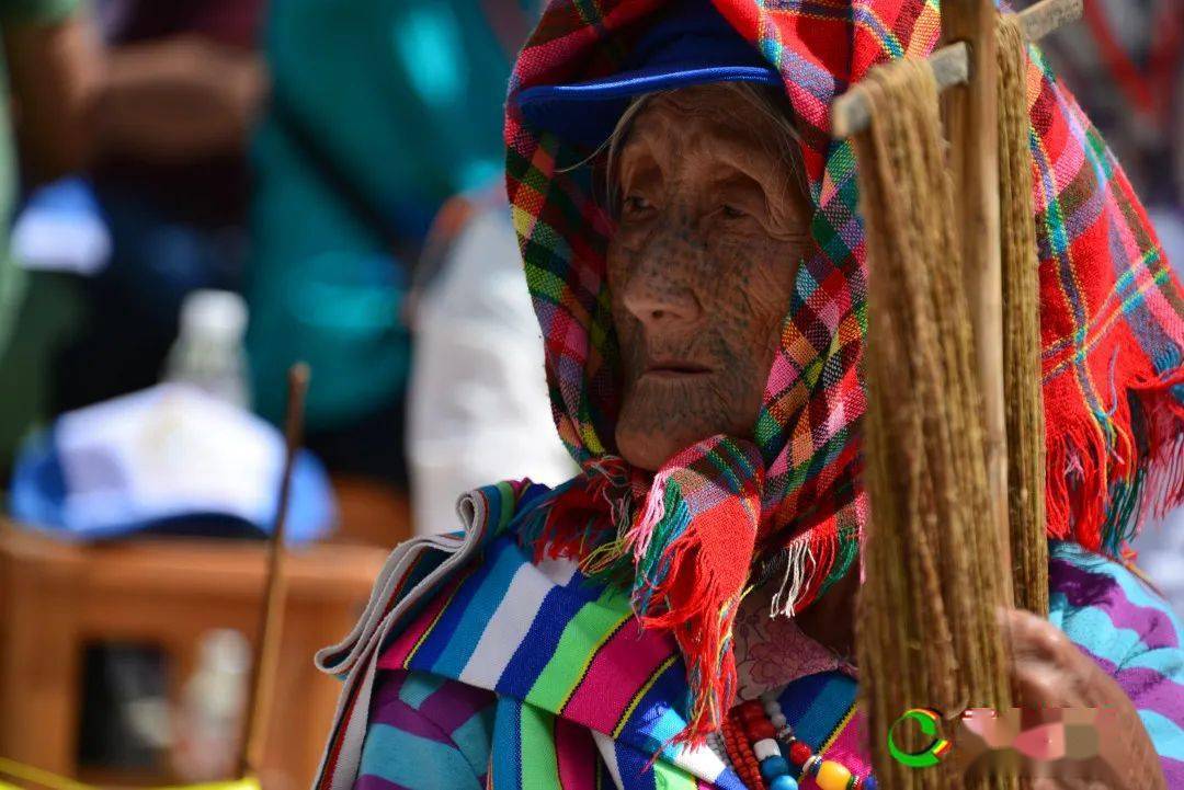 在独龙江乡独龙族语言中对各种不同的民歌尚无明确的称谓.